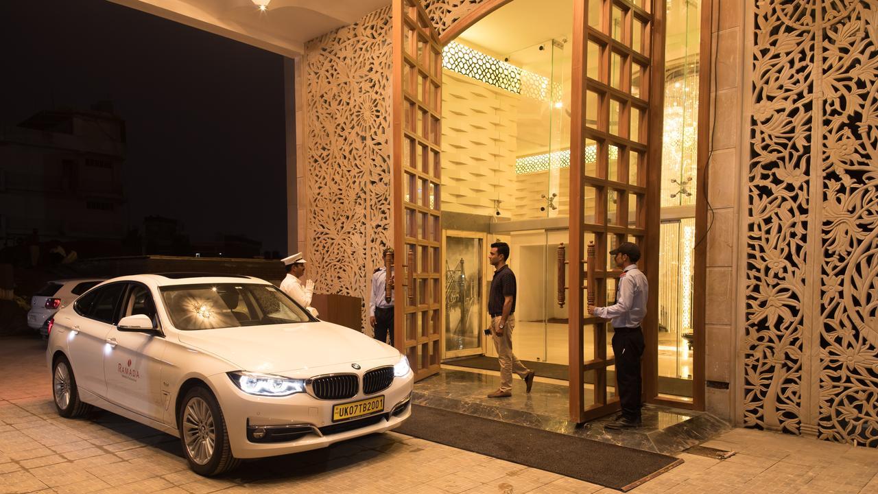 Отель Ramada Dehradun Chakrata Road Экстерьер фото